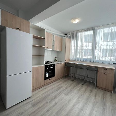 Sunny Accommodation Suceava Esterno foto