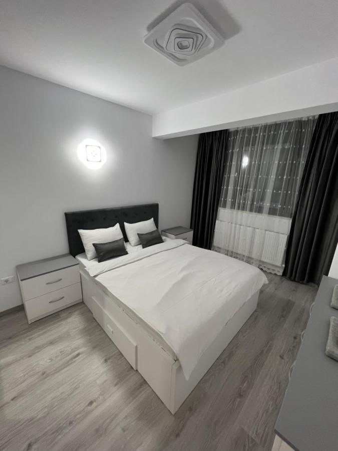 Sunny Accommodation Suceava Esterno foto