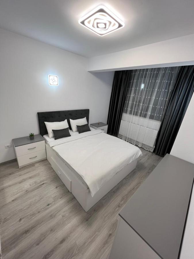 Sunny Accommodation Suceava Esterno foto